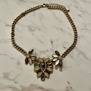 💚 Green, Beige and Gold Statement Necklace